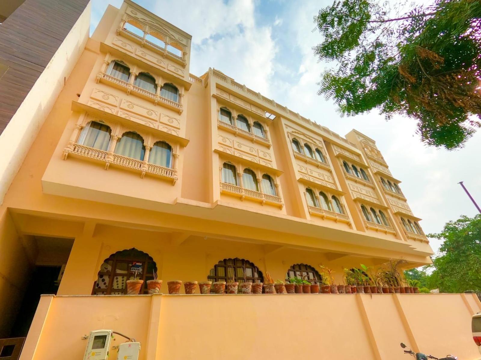 ホテル The Taj Vista Agra- Walking Distance To Taj Mahal アーグラ エクステリア 写真