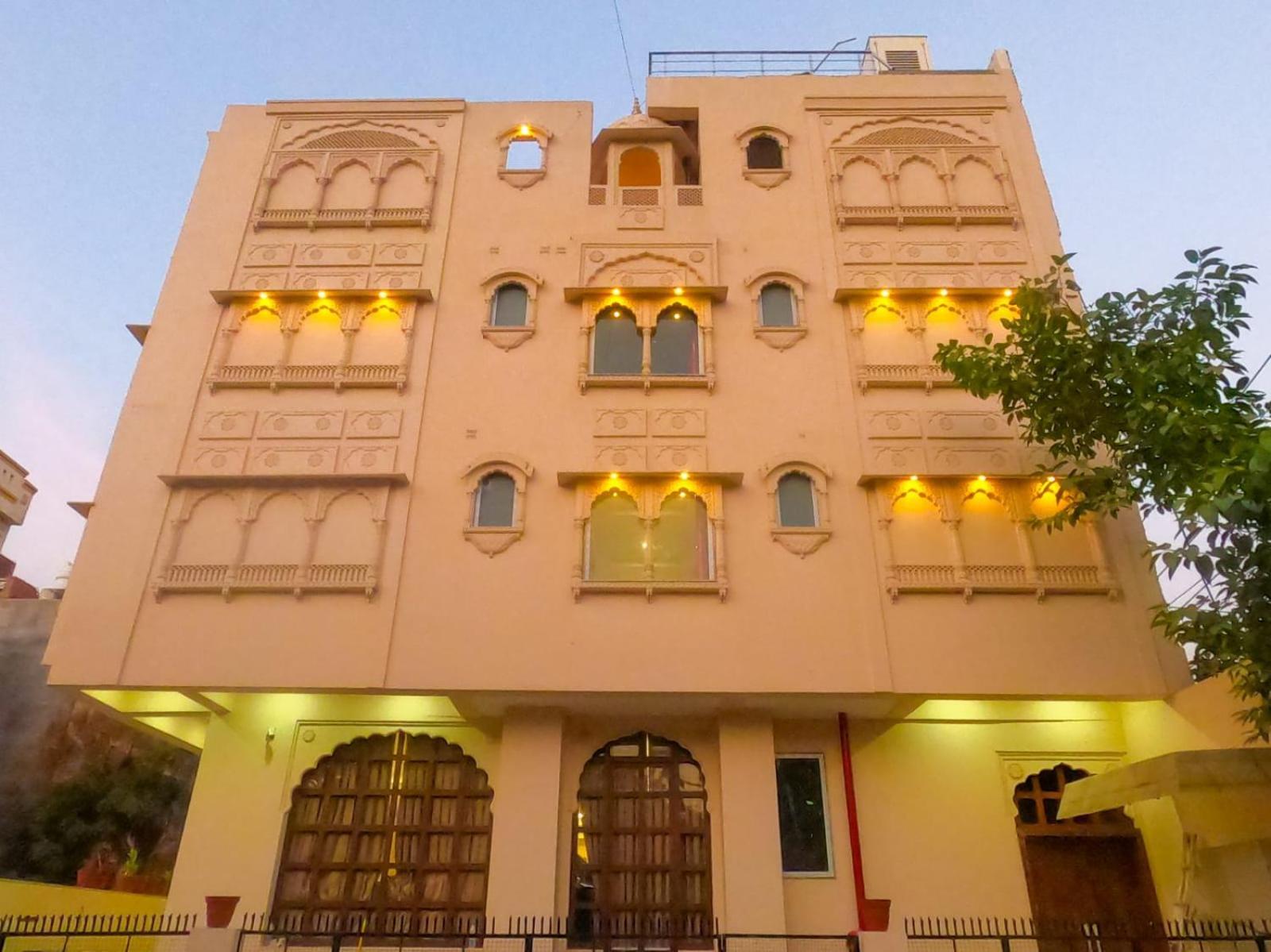 ホテル The Taj Vista Agra- Walking Distance To Taj Mahal アーグラ エクステリア 写真