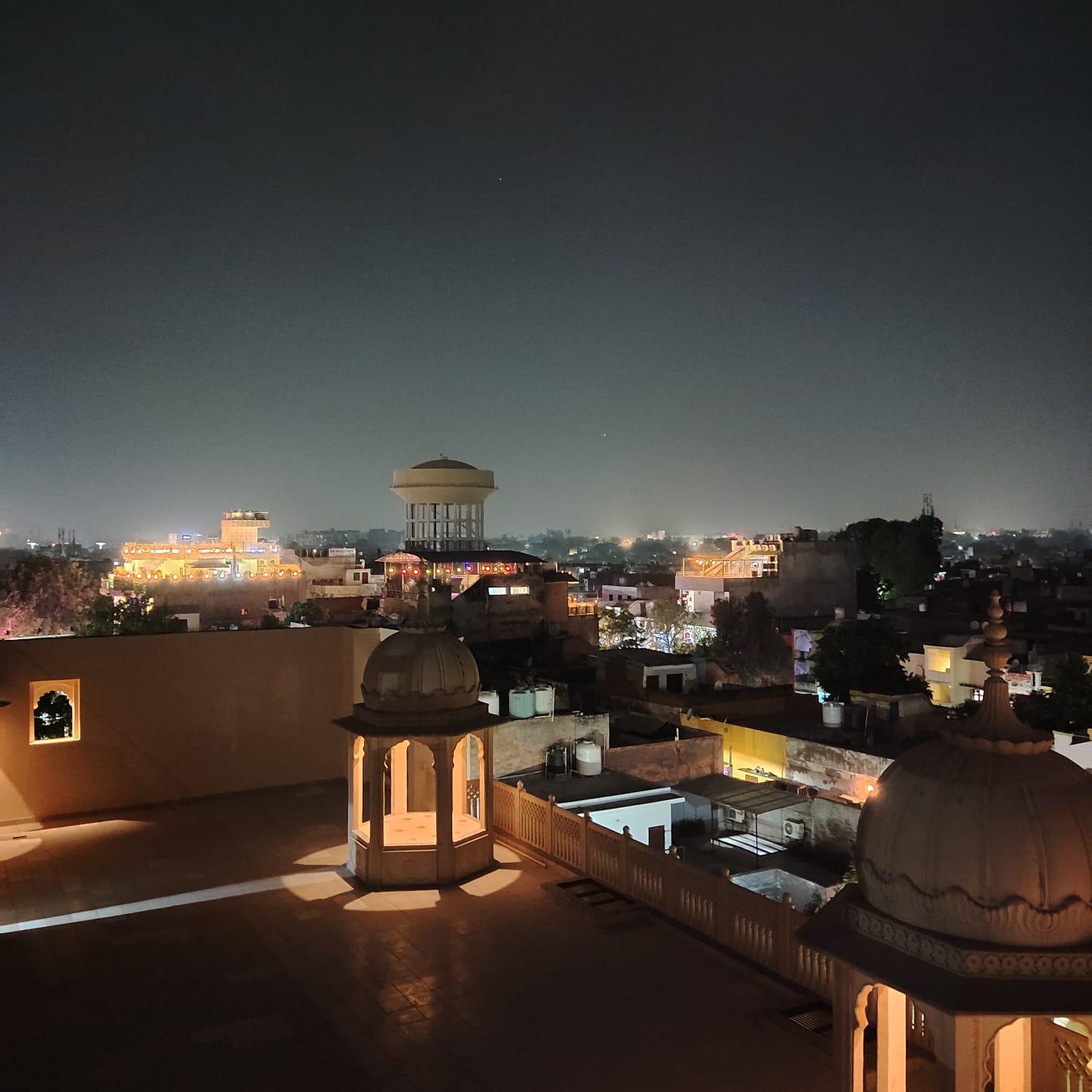 ホテル The Taj Vista Agra- Walking Distance To Taj Mahal アーグラ エクステリア 写真