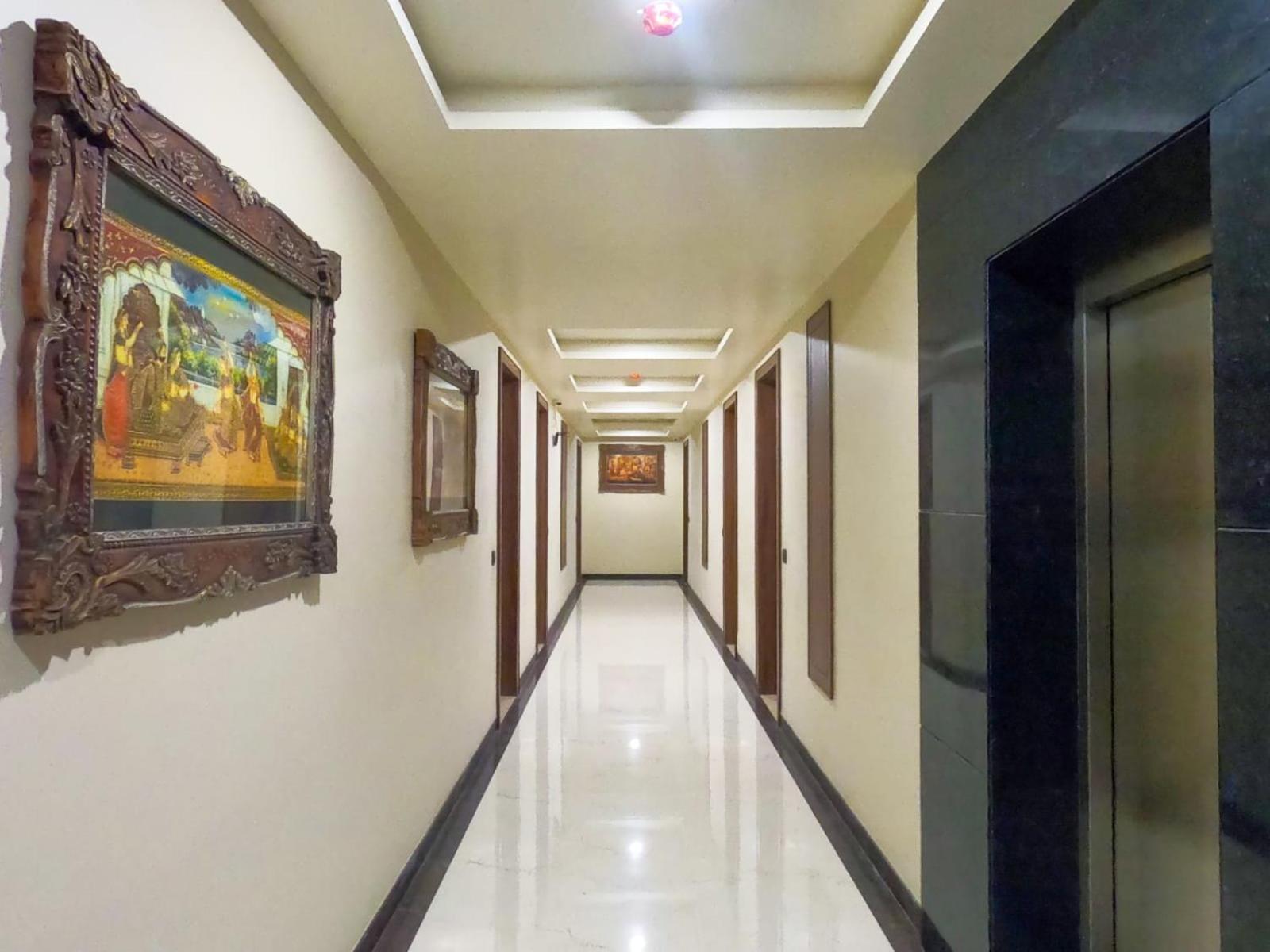 ホテル The Taj Vista Agra- Walking Distance To Taj Mahal アーグラ エクステリア 写真
