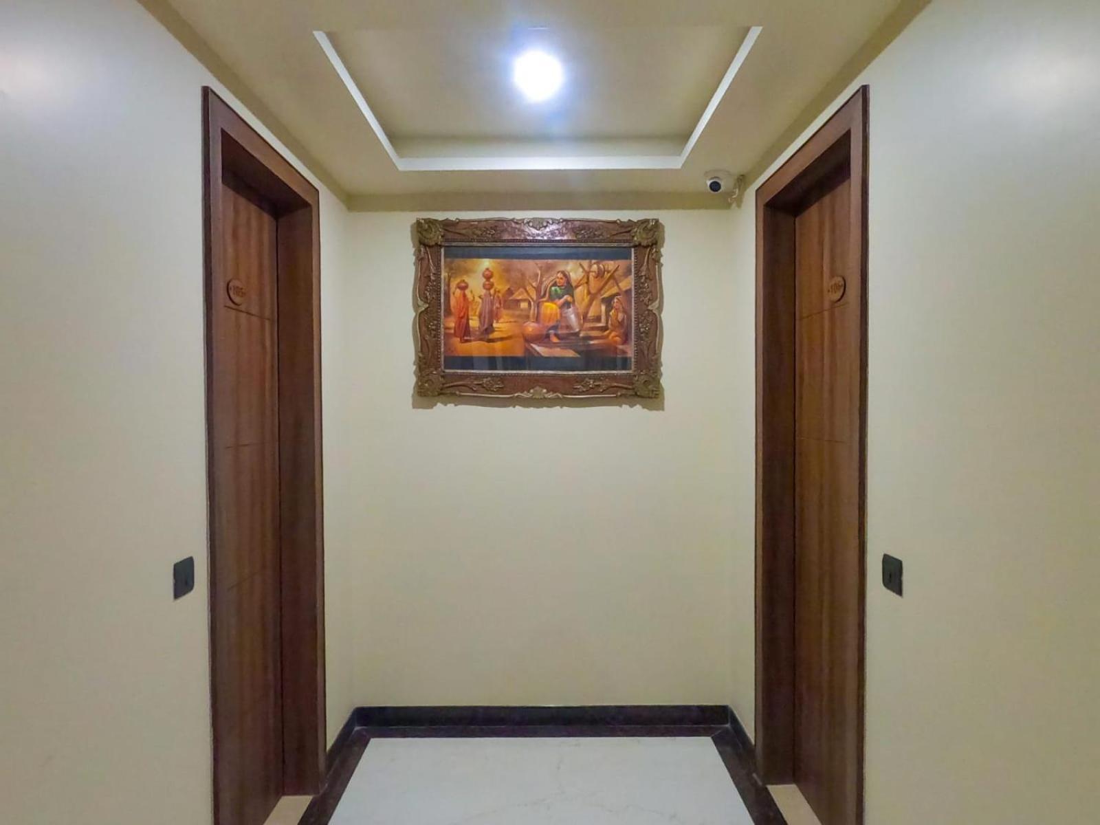 ホテル The Taj Vista Agra- Walking Distance To Taj Mahal アーグラ エクステリア 写真